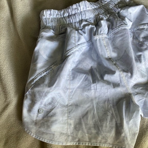 Lululemon silver grey botanical print shorts - Picture 7 of 11